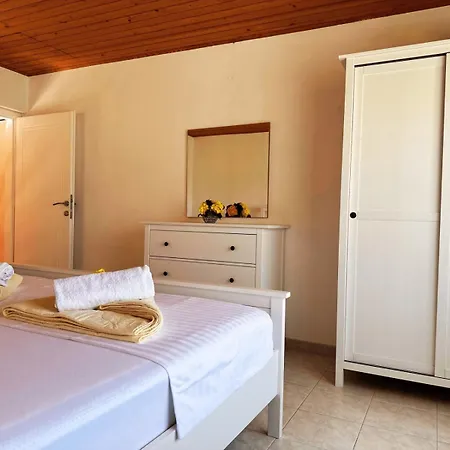 Apartment In With Sea View, Terrace, Air Conditioning, Wifi 5026-3 *