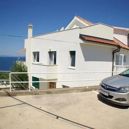 In With Sea View, Terrace, Air Conditioning, Wifi 5026-3 Apartmán Murter