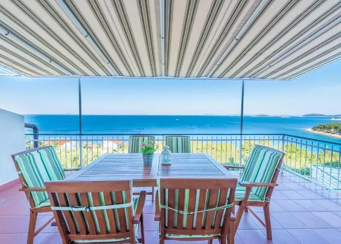 In With Sea View, Terrace, Air Conditioning, Wifi 5026-3 Apartamento *